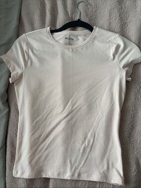 hollister seamless light pink baby tee size small